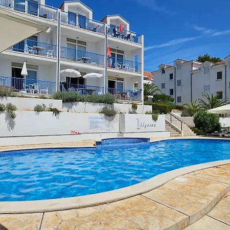 Front With Swimming Pool, Illyria 101 Apartment Milna (Brac)